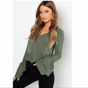 BooHoo khaki ruffle sleeve V Front top. Sz6 NWOT